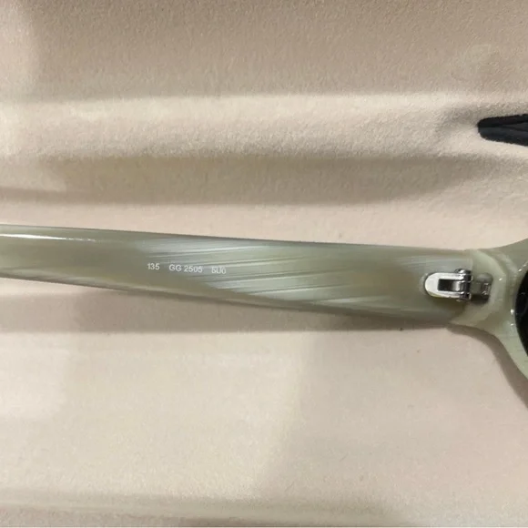 NWT Gucci cat/ retro shaped women’s sunglasses - Picture 5 of 7